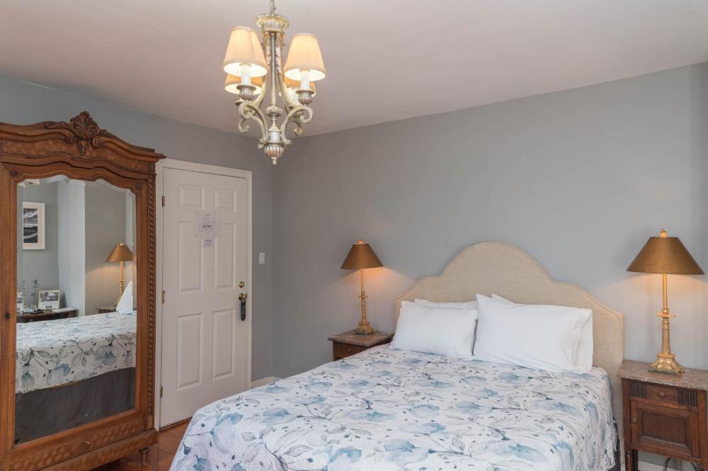 Queen Room with Balcony